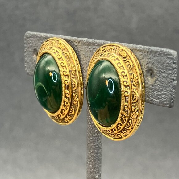 Emerald Green Pierced Earrings 1.5 In Gold Oval Stone Cabochon Retro Vintage - Picture 3 of 5